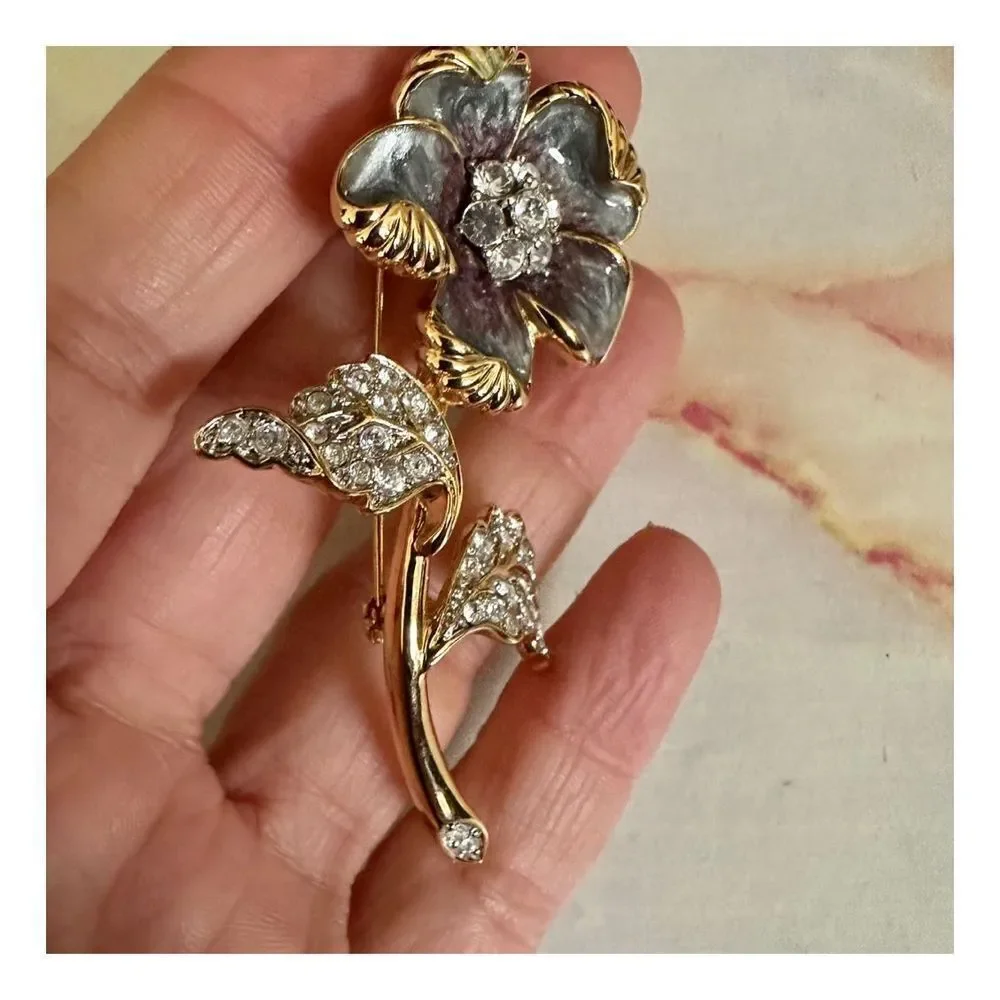 Nolan Miller vintage flower brooch